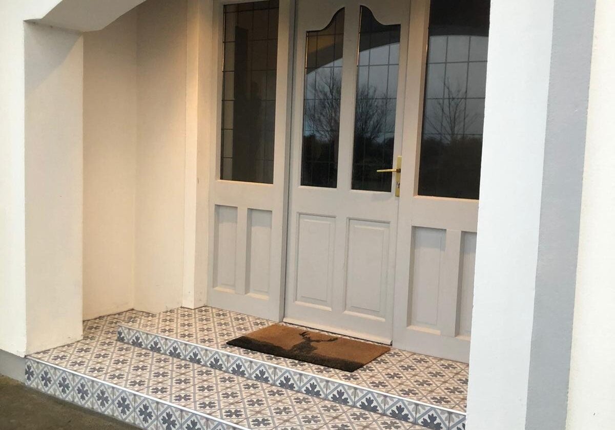 New Victorian Tiled Step Porch